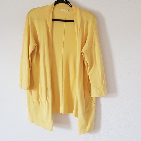 Zara knit Cardigan - Picture 1 of 4